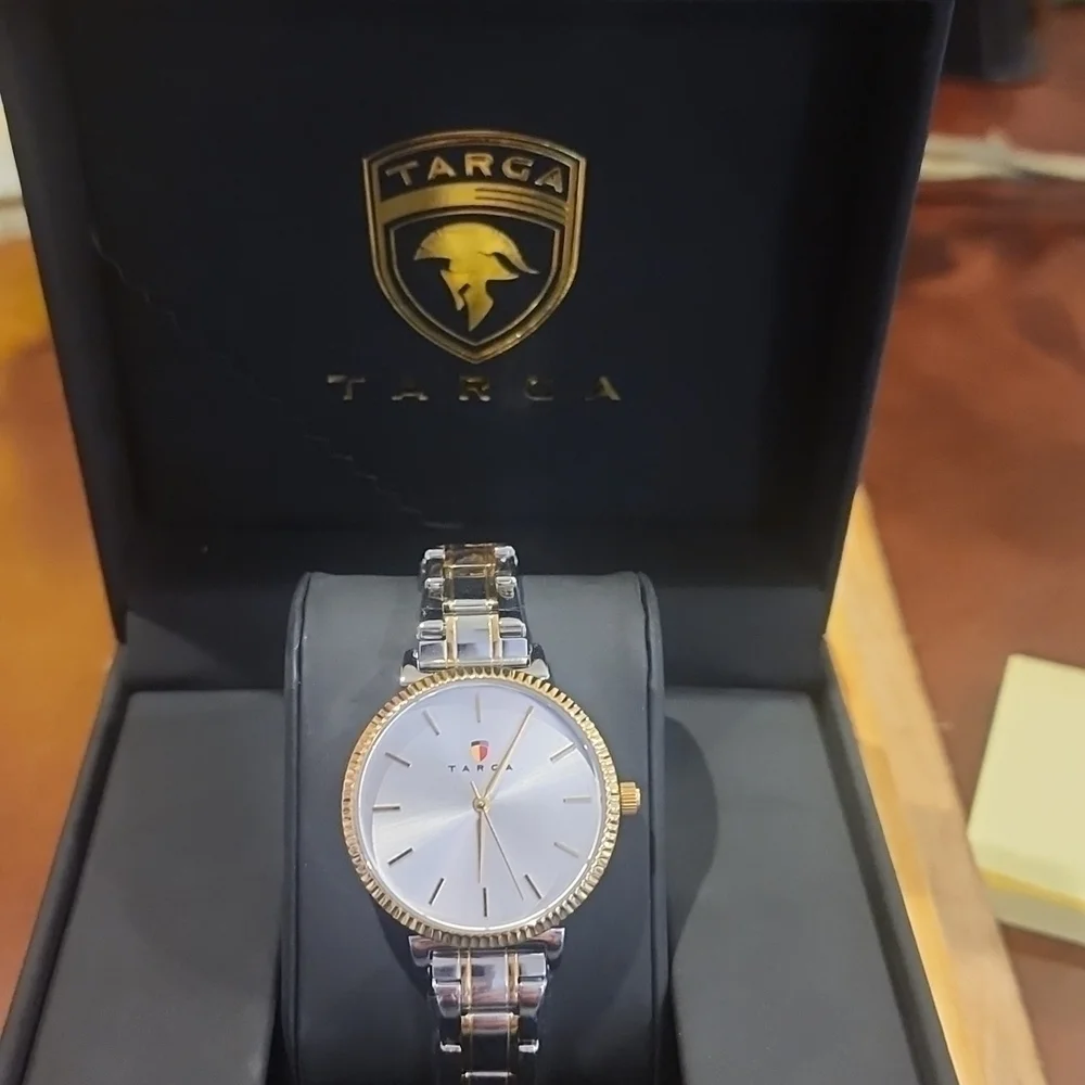NWT LADIES LUXURY TWO-TONED TARGA WATCH